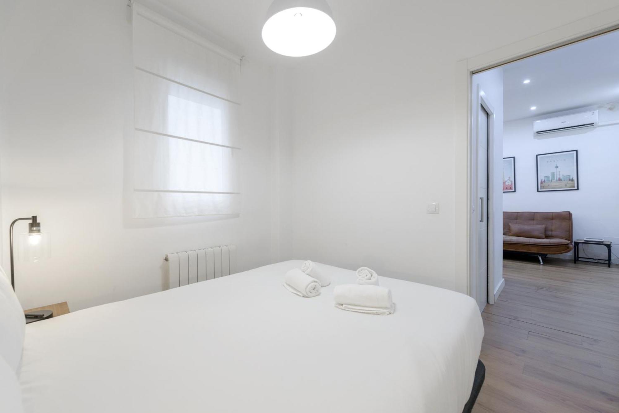 Avila Calle, Precioso Estudio En Santiago Bernabeu-Estrecho En Segundo Piso Sin Ascensor Apartment Madrid Exterior photo